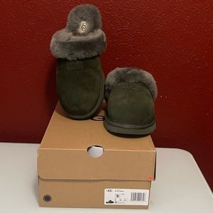 Ugg cozy slippers new size 8